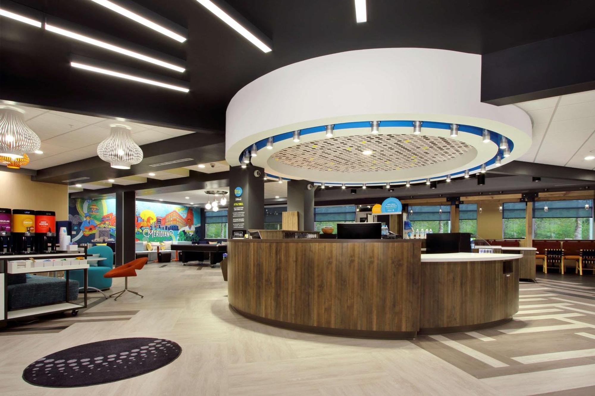 Tru By Hilton Meridian Exterior photo